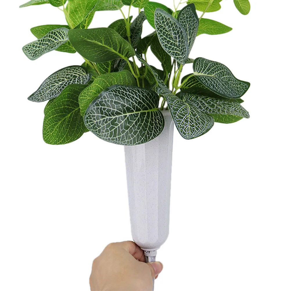 

Outdoor Conical Vase Beautiful Plastic Arranger Simulates Flower Cone Vase 4 Pcs 9.8x3 Inch Garden Planting Flower Tools