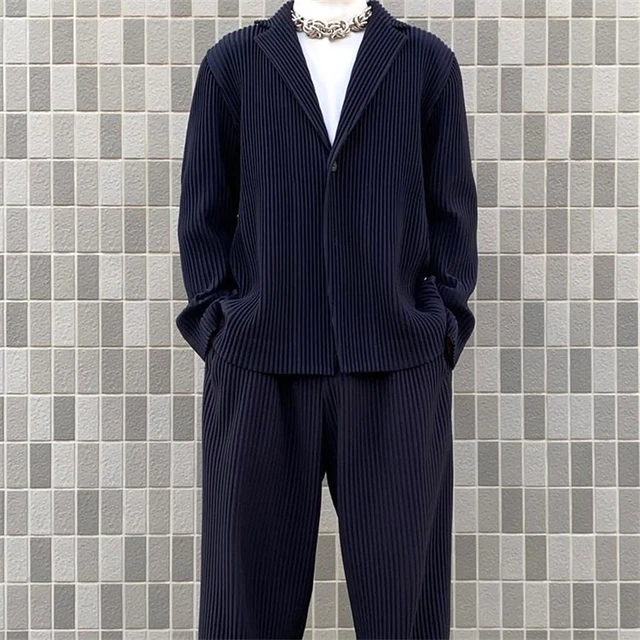 Issey Miyake Homme Plisse Мужской плиссированный костюм Issey Miyake из  плиссированной ткани, повседневный Универсальный простой костюм для мужчин,  Свободное пальто купить по выгодной цене AliExpress