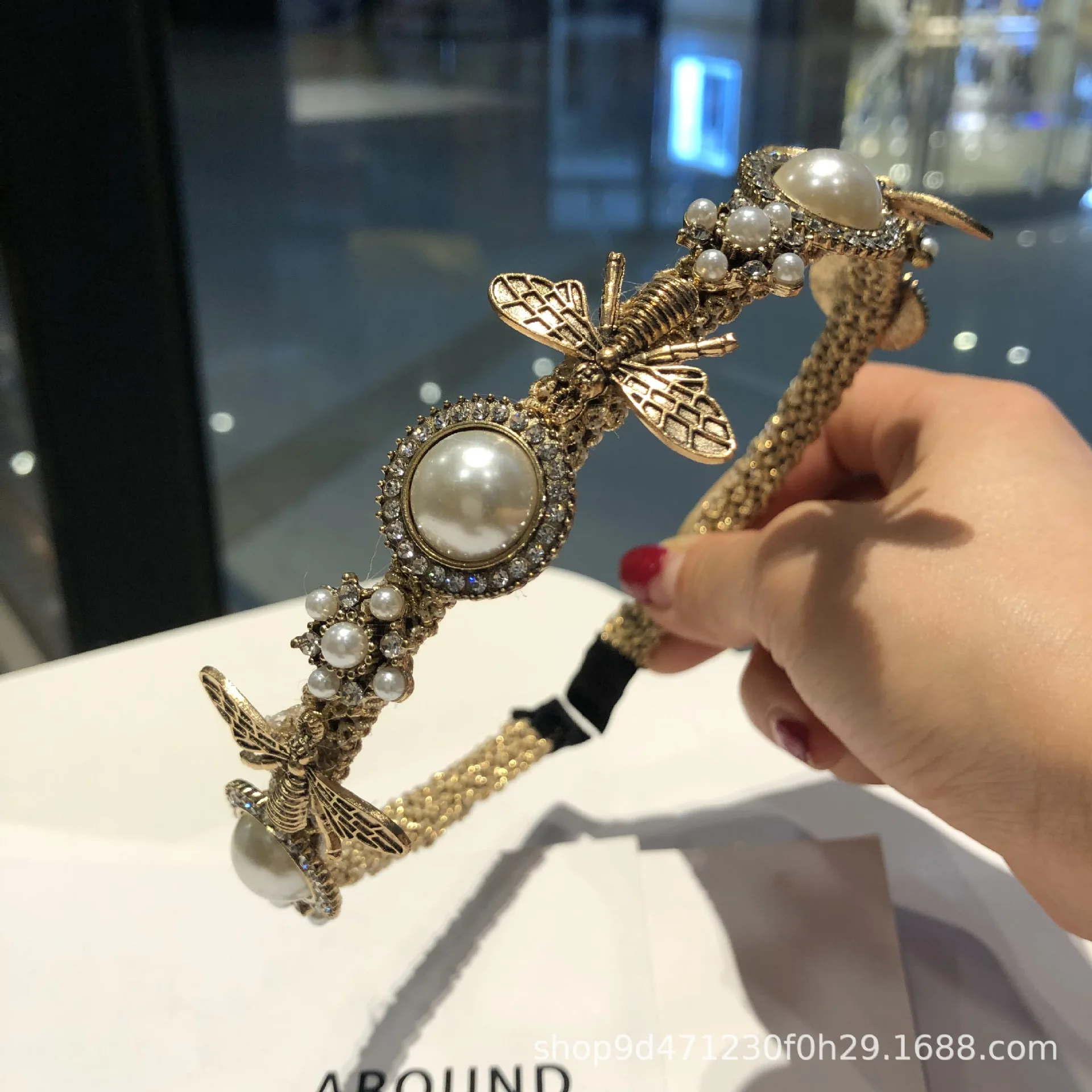 

Pearl Hair Band For Women To Go Out To Press Hair Vintage Headband French Hair Accessories Sen Series Thin Edge Hair Clip