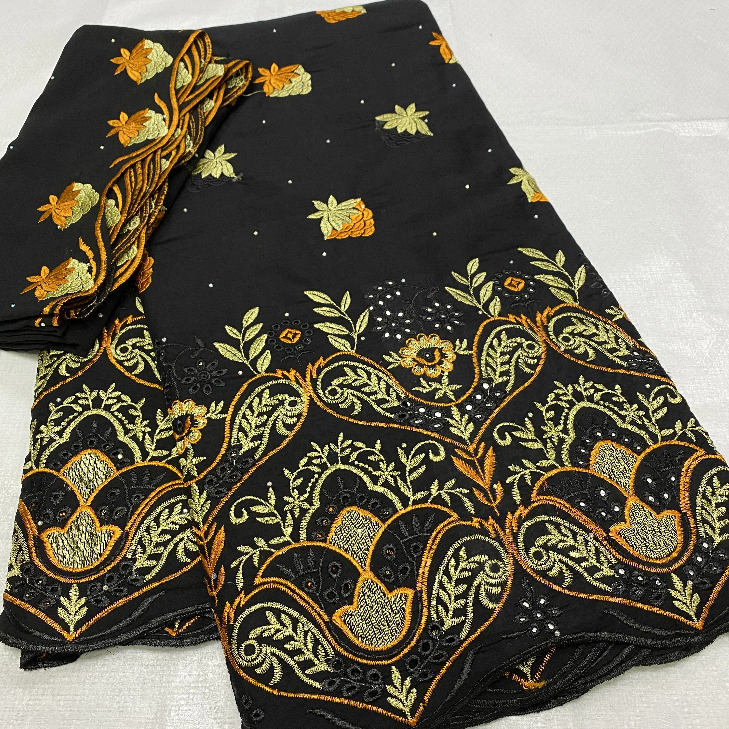 

100% Cotton 5 Yards African Swiss Lace With 2 Yards Scarf Set Fabric For Soft Wearing