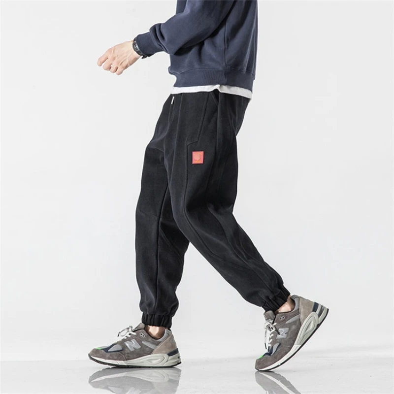 

Новая одежда, уличные модные повседневные брюки, однотонные базовые мужские флисовые брюки в стиле ретро в японском стиле, с трехмерным выр...