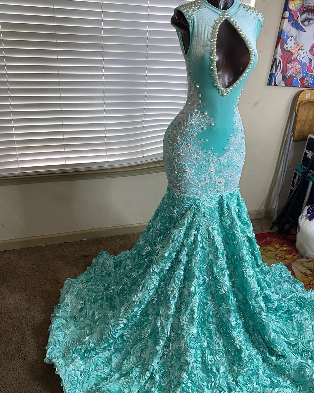 

Сексуальные длинные платья для выпускного вечера 2022 с жемчугом и вырезом спереди без рукавов бархатные с 3D цветами спереди синие платья рус...