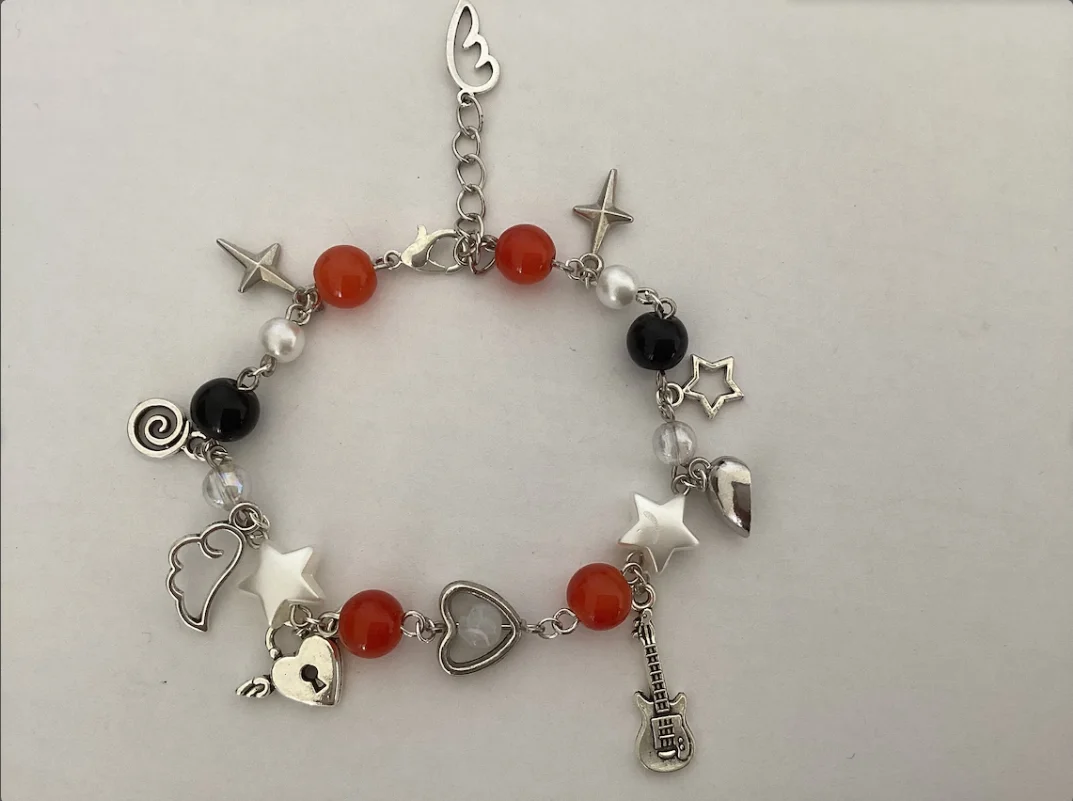 Браслеты бабушки и Хачи