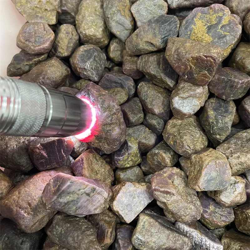 

Natural Precious stone Ruby Rock corundum rough gemstones Tumbled Stone Gravel For Raw material