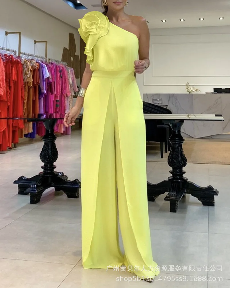 Женский комбинезон с открытыми плечами асимметричный элегантный без рукавов