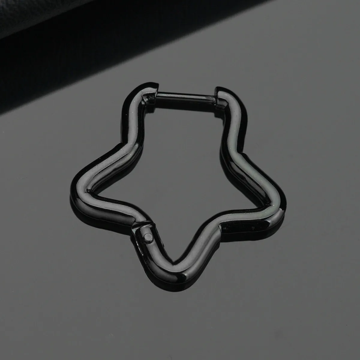 

1PC Punk Black Unisex Piercing Earring Stainless Steel Star Stud Earrings for Men or Women Gothic Street Pop Hip Hop Ear Jewelry