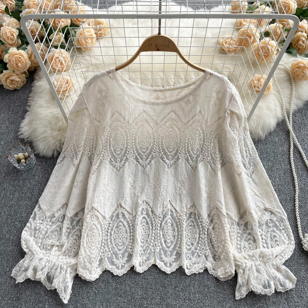 

VANOVICH French Style Fashion Beautiful Hollow Out Lace Tops Women's Summer 2022 New Sweet Solid Color Loose Lantern Sleeve Tops