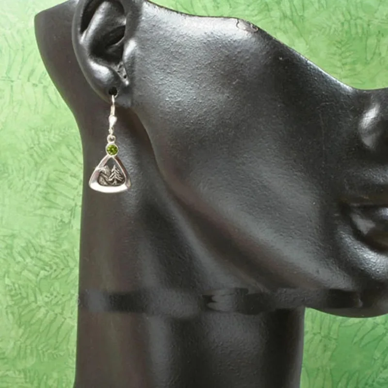 Mountain Pine Dangle Earrings For Women Vintage Ethnic Hand Carving Hollow Metal Eardrop Inlay Green Stone Earring Jewelry