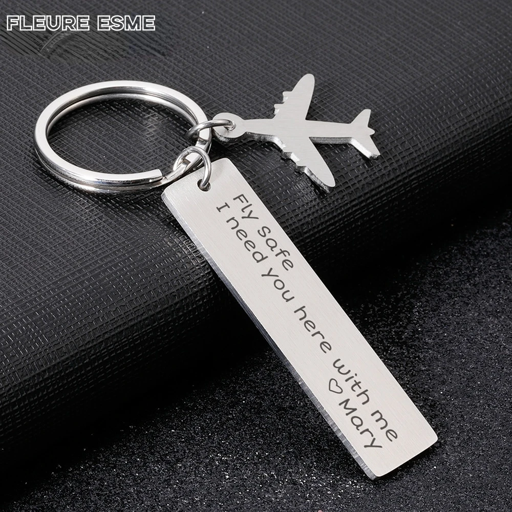 

Брелок для ключей Fly Safe, персонализированный аксессуар для ключей с именем клиента, для самолета, пары мужчин