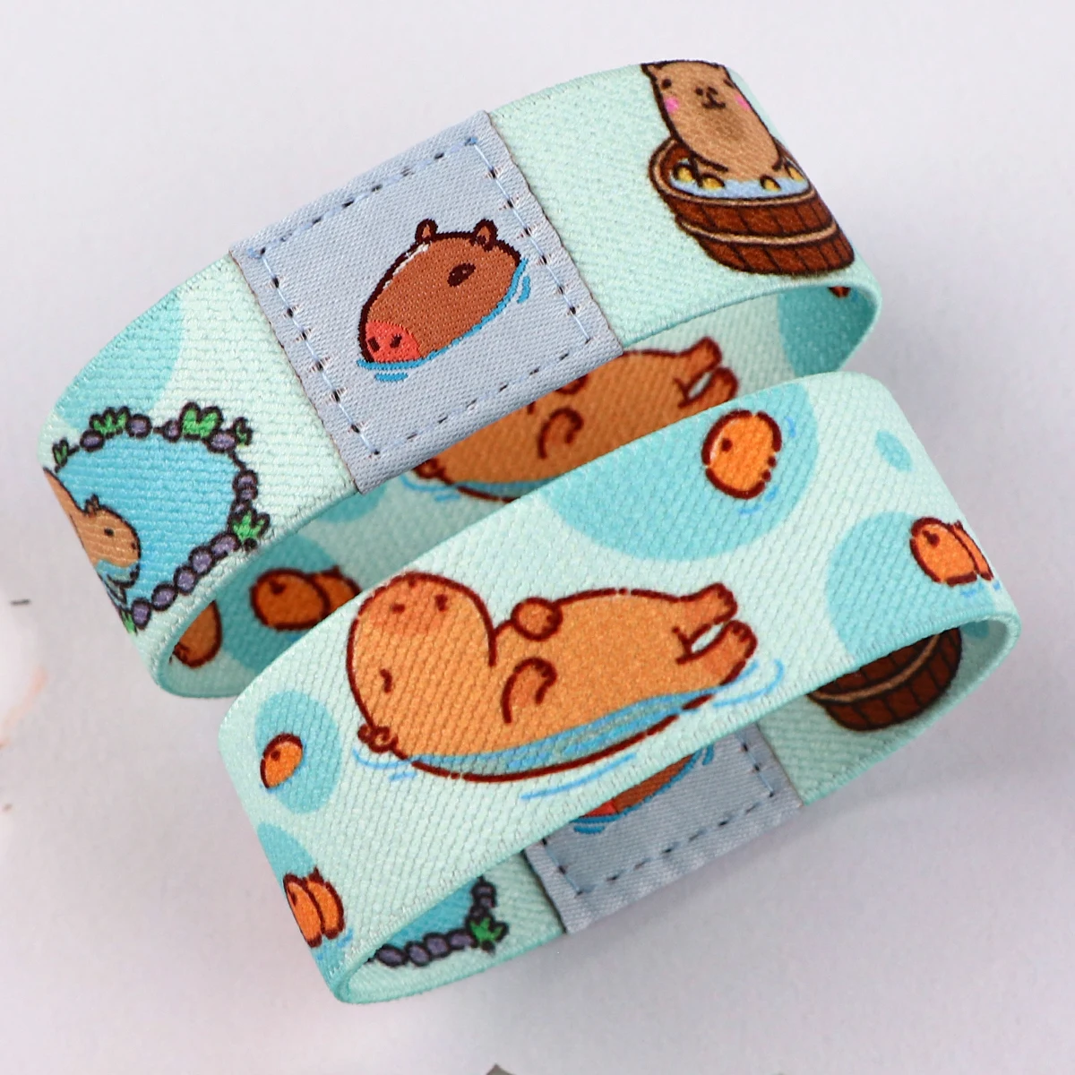 Милый браслет с мультяшными животными капибара для женщин и мужчин эластичный