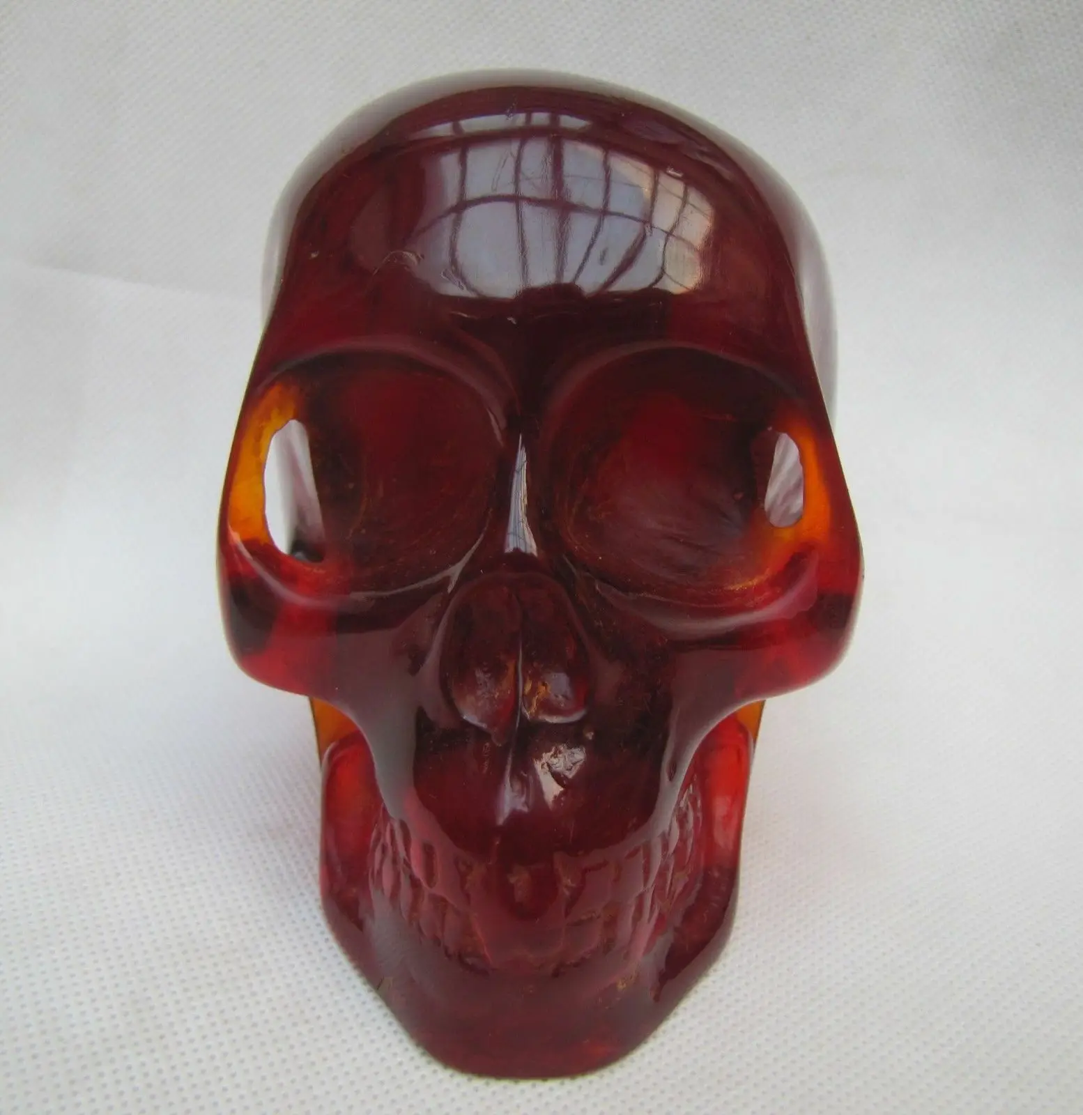 

Коллекция редкая китайская винтажная резная вручную Янтарная череп большая статуя украшение