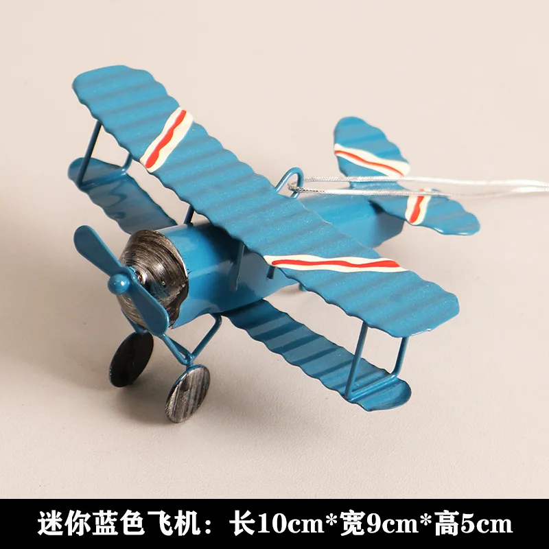 

Металлические фигурки самолетов