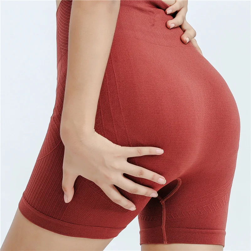 

Шорты женские спортивные бесшовные с эффектом пуш-ап и высокой талией