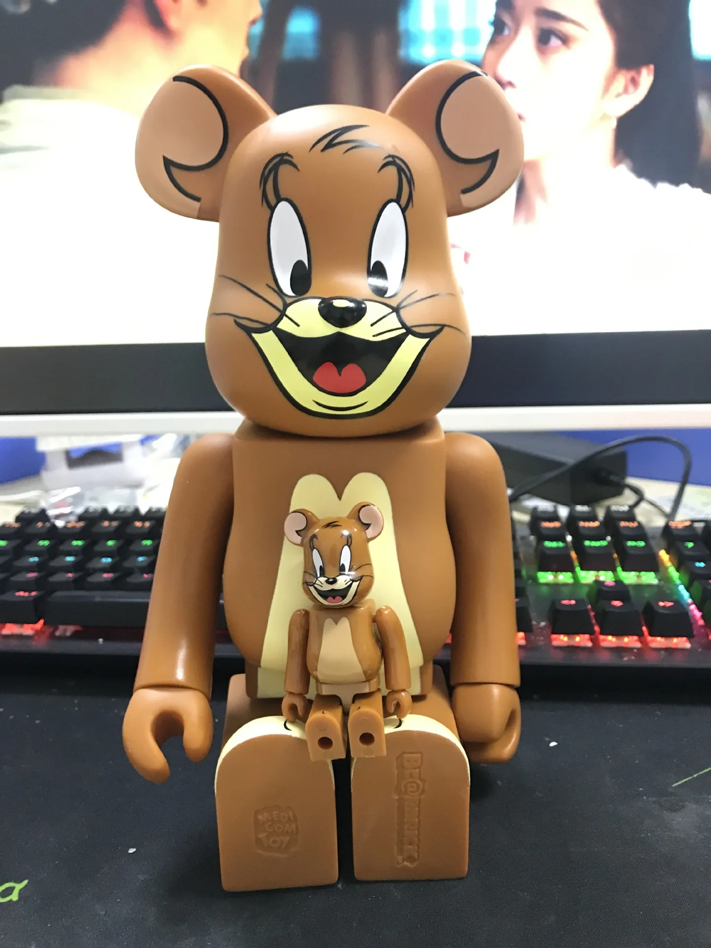 Фигурки героев аниме Том и Джерри 400% + 100%