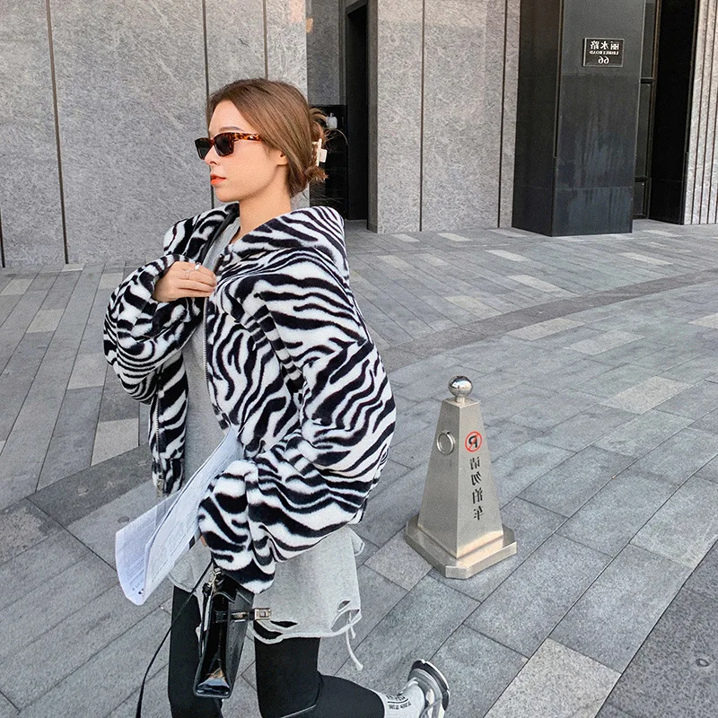 Winter Slim Imitation Otter Rabbit Fur Coat Short Thick Warm Horse Printed Coat for Women Thick Warm Fur Jacktes 2023 Outerwear