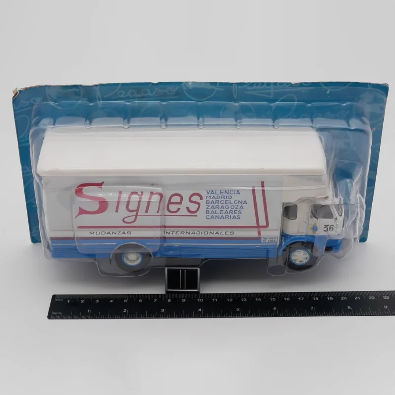 Литая в масштабе 1:43 модель автомобиля Berliet Europe из сплава готовая коллекция