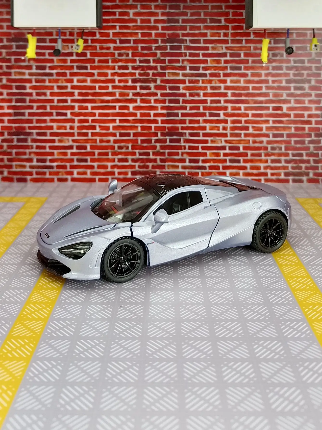 1:32 720S модель спортивного автомобиля из сплава, литье под давлением и игрушечные металлические транспортные средства, модель автомобиля, имитация звука, свет, коллекция игрушек в подарок (art.: 3920cfc2c9728) - 3920cfc2c9728