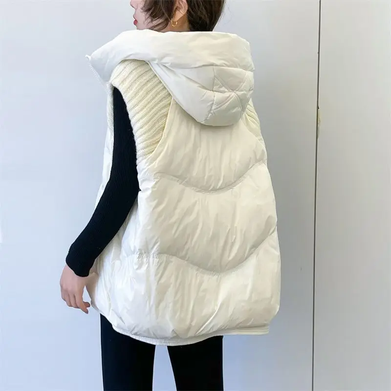 Жилет женский вязаный без рукавов на осень/зиму