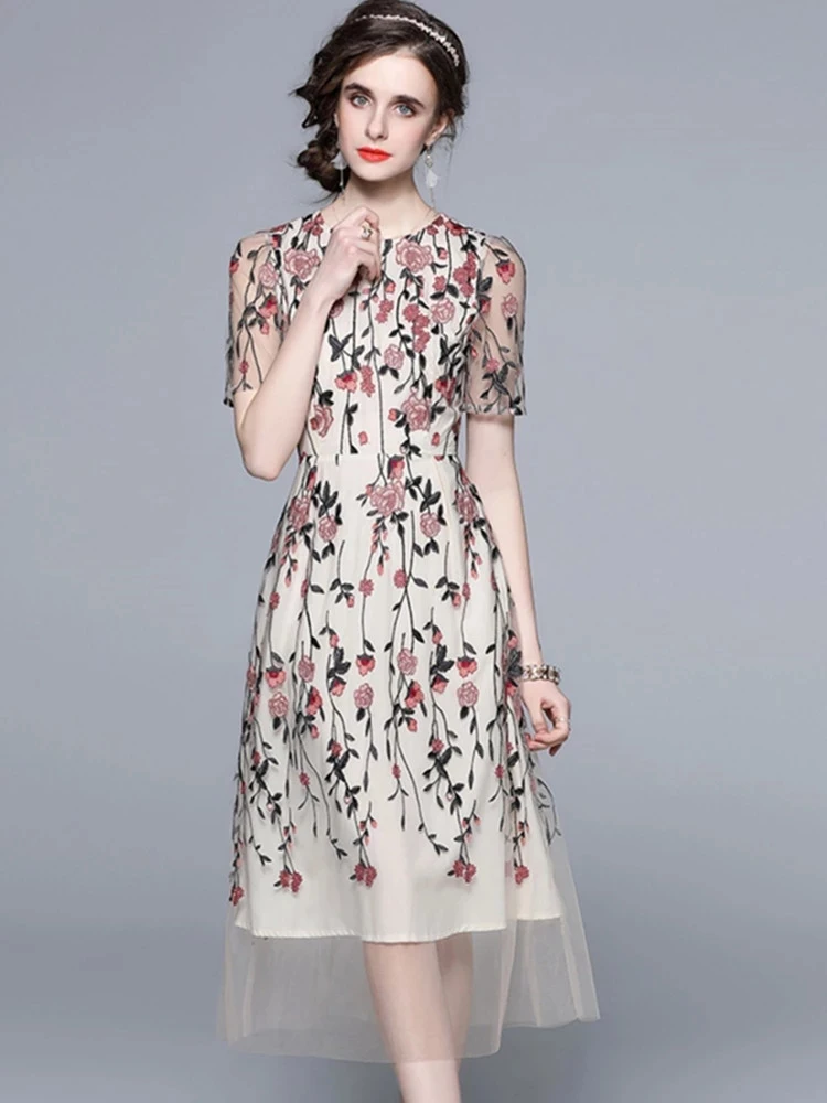 

New 2022 Summer Women Party Dresses Fashion Short Sleeve Flower Embroidered Slim Waist Vintage Mesh Runway Dress