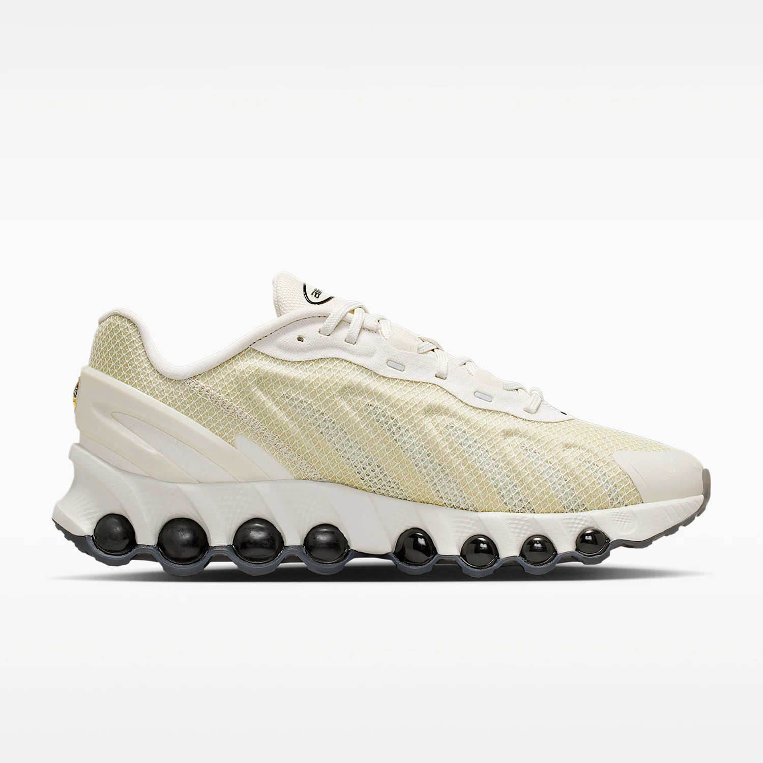 Фото Оригинальные мужские кроссовки Nike Air Max Dn8, нескользящие, с амортизацией, удобные и повседневные, модель IO7846-002. №3