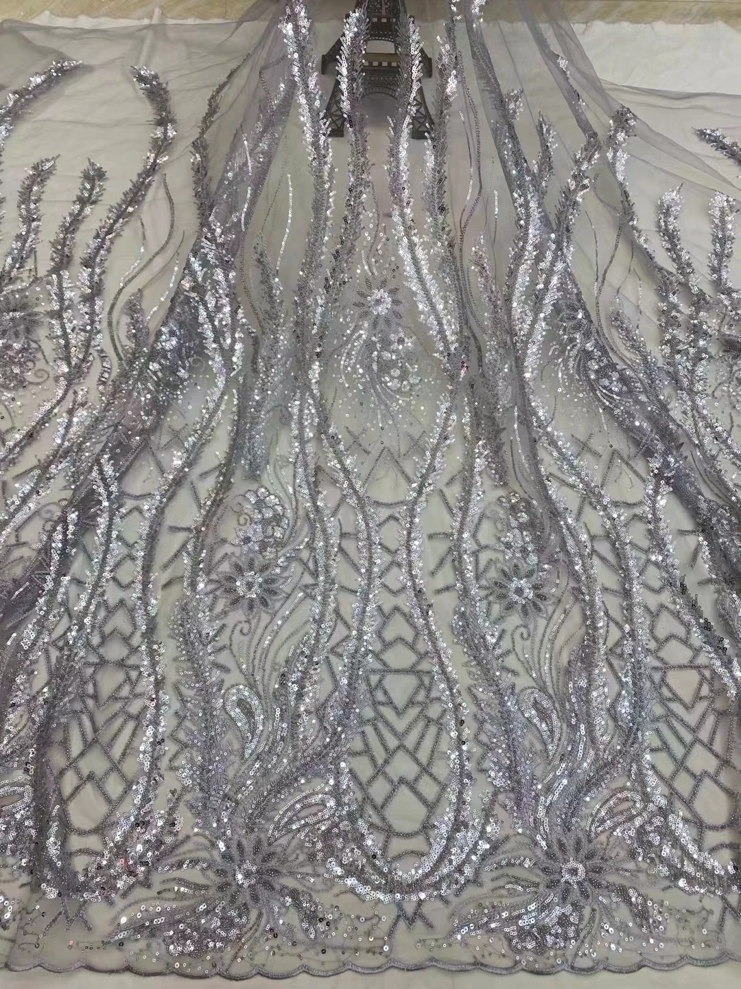 Новый товар Сетчатое платье-Ципао из ткани с большими цветами и блестками