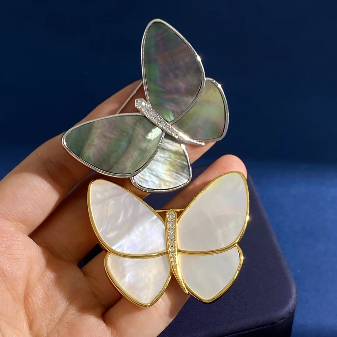 Fashion brooch large white shell gray shell four shells butterfly shape inlaid natural shells haute couture trend jewelry gift