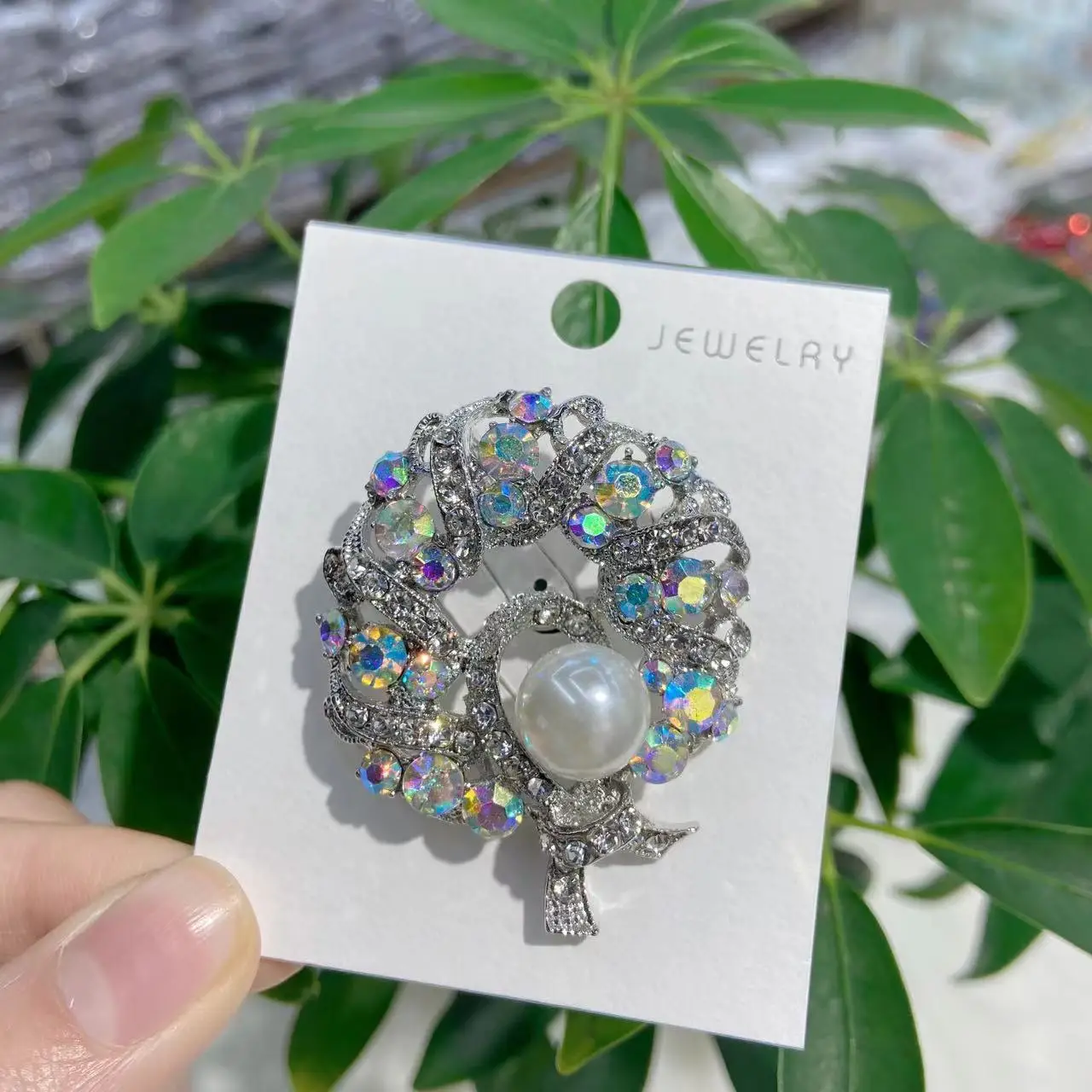 

Dmari Luxury Jewelry 2022 Rhinestones Pearls Wreath OL Wedding Accessories Korean Fashion Style Women Brooch
