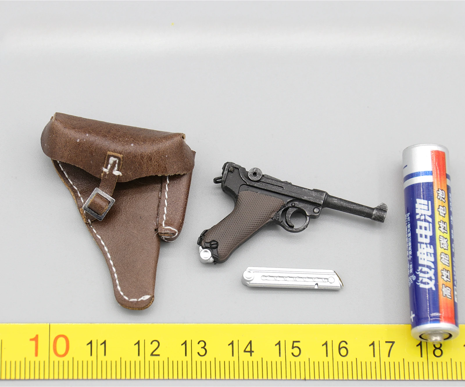 

G-018 1/6 Scale Soldier Luger's Pistol+Holster Model For 12'' Figure