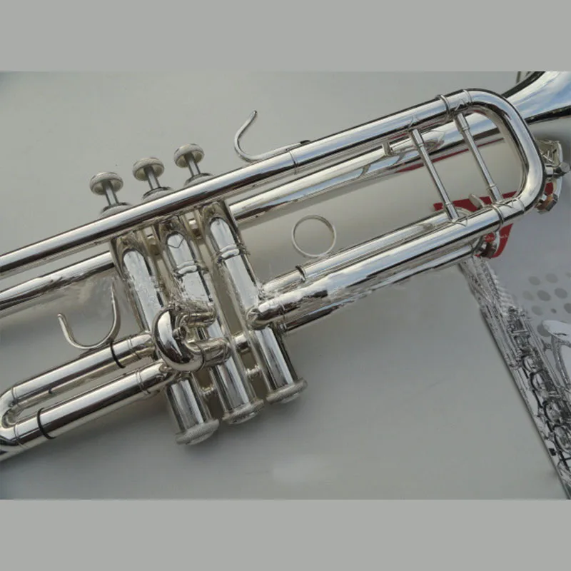 

High quality Bach trumpet Bb B flat three tone brass instrument with hard case, mouthpiece, cloth and gloves