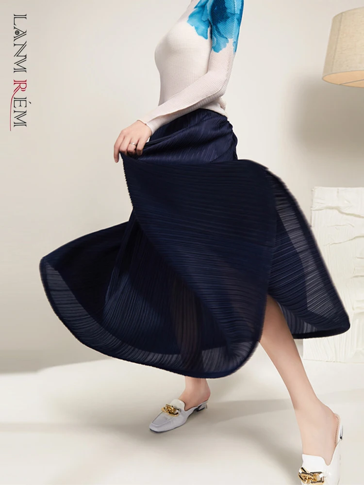 

LANMREM Navy Blue Pleated Skirts For Women 2022 Summer Elastic Waist Mid Length A Line Skirt Female Elegant Clothing 2R4995