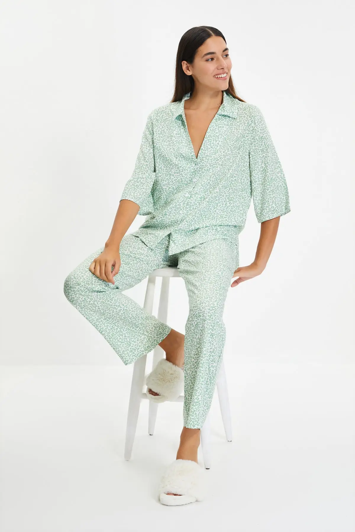 

Trendyol Woven Pajamas set THMAW22PT0278