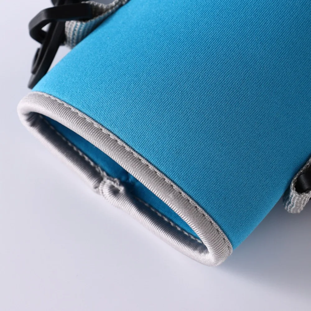 Неопреновые сумки через плечо для чашек с водой плечевым ремнем изолированная