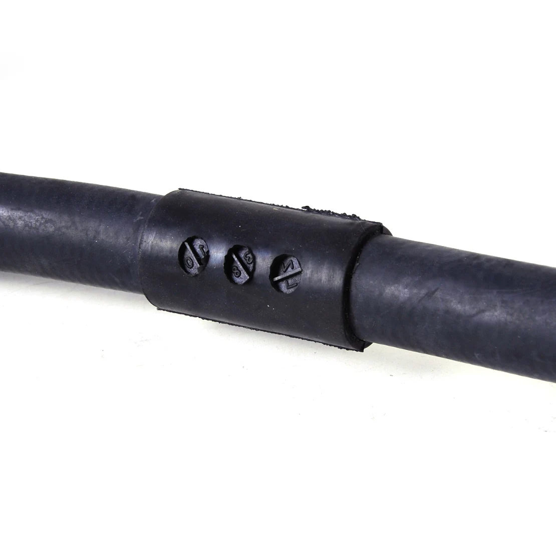 Нижний шланг радиатора бака охлаждающей жидкости двигателя 4B0121055J подходит для VW