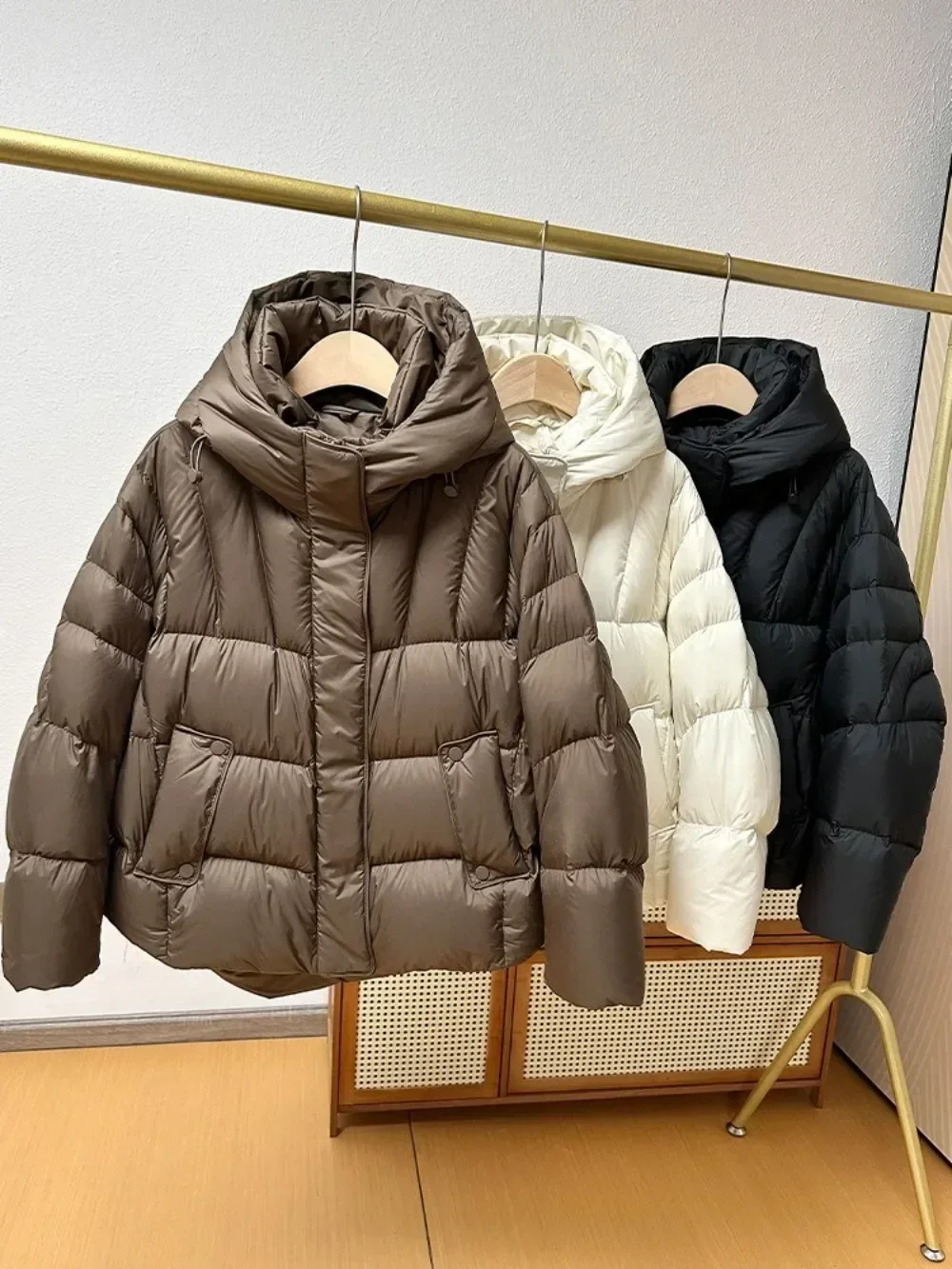 Новинка 2024 ультралегкая теплая куртка-пуховик с капюшоном женская толстая парка