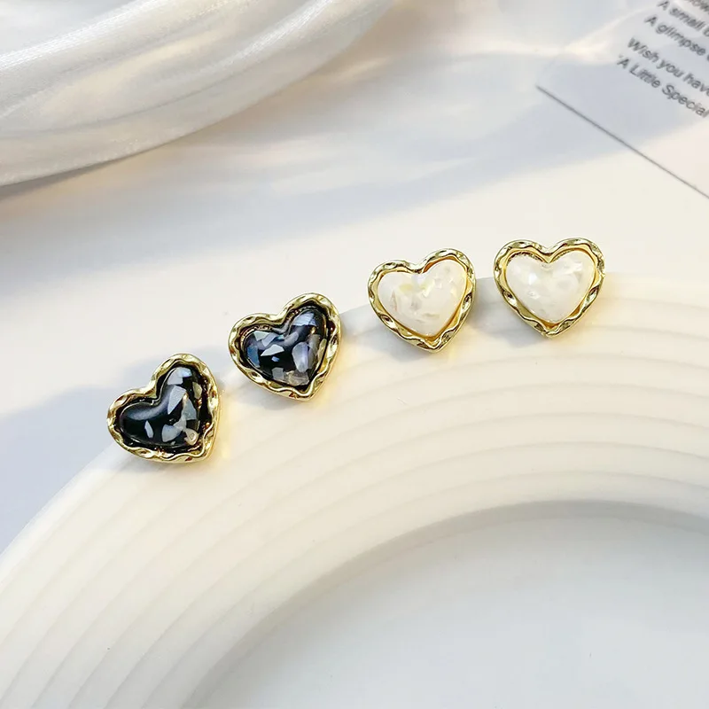 

Kiss Jewelry Vintage Heart Shape Irregular Piercing Stud Earrings for Women Korean Fashion Cute Earring Brincos 2023 Trendy