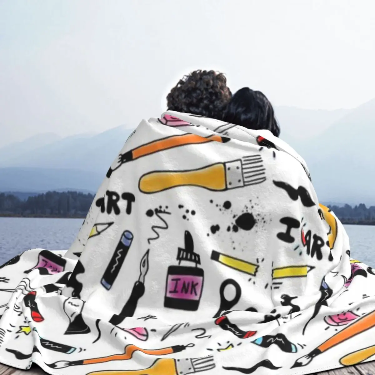 Я люблю художественные принадлежности. Ультрамягкое одеяло из микрофлиса.