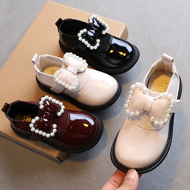 Детская кожаная обувь с бантом и жемчугом для вечеринки Осенняя новая