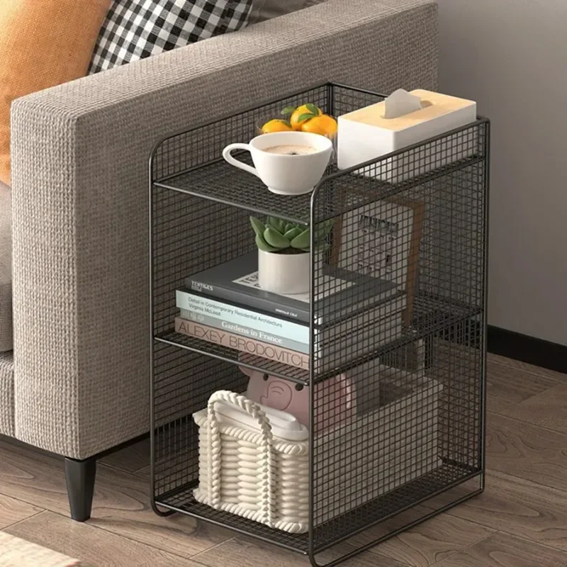 Круглый журнальный столик в скандинавском стиле