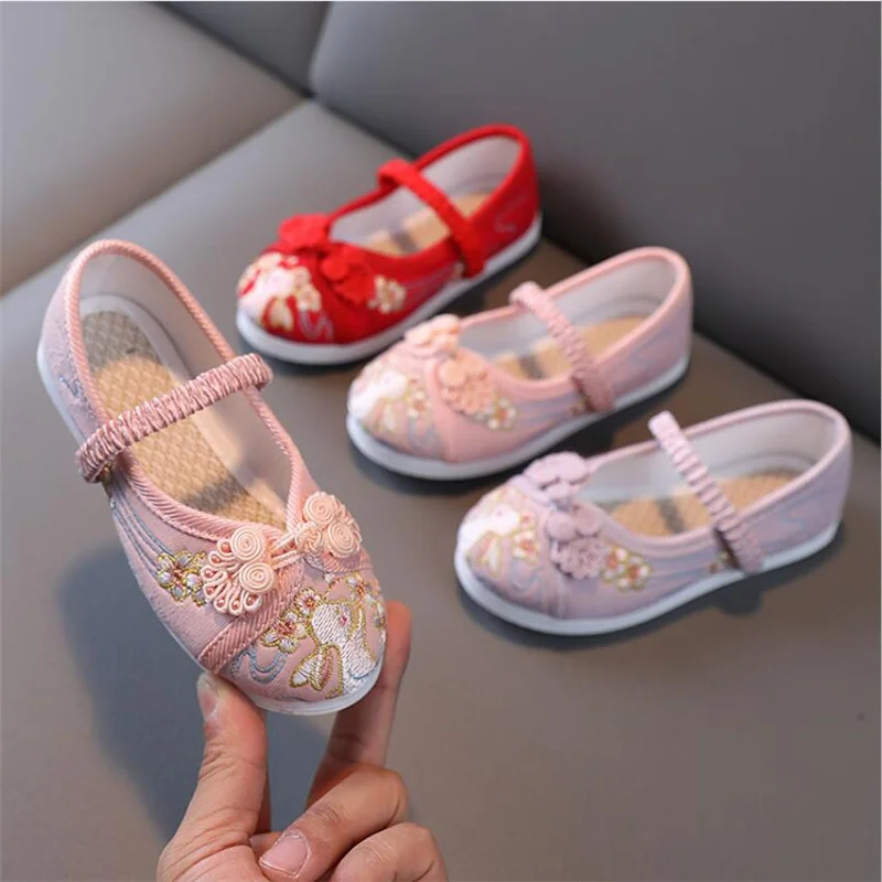 

Популярные туфли принцессы Hanfu, модные классические туфли с вышивкой в китайском стиле ретро, удобные туфли на мягкой подошве, танцевальные ...