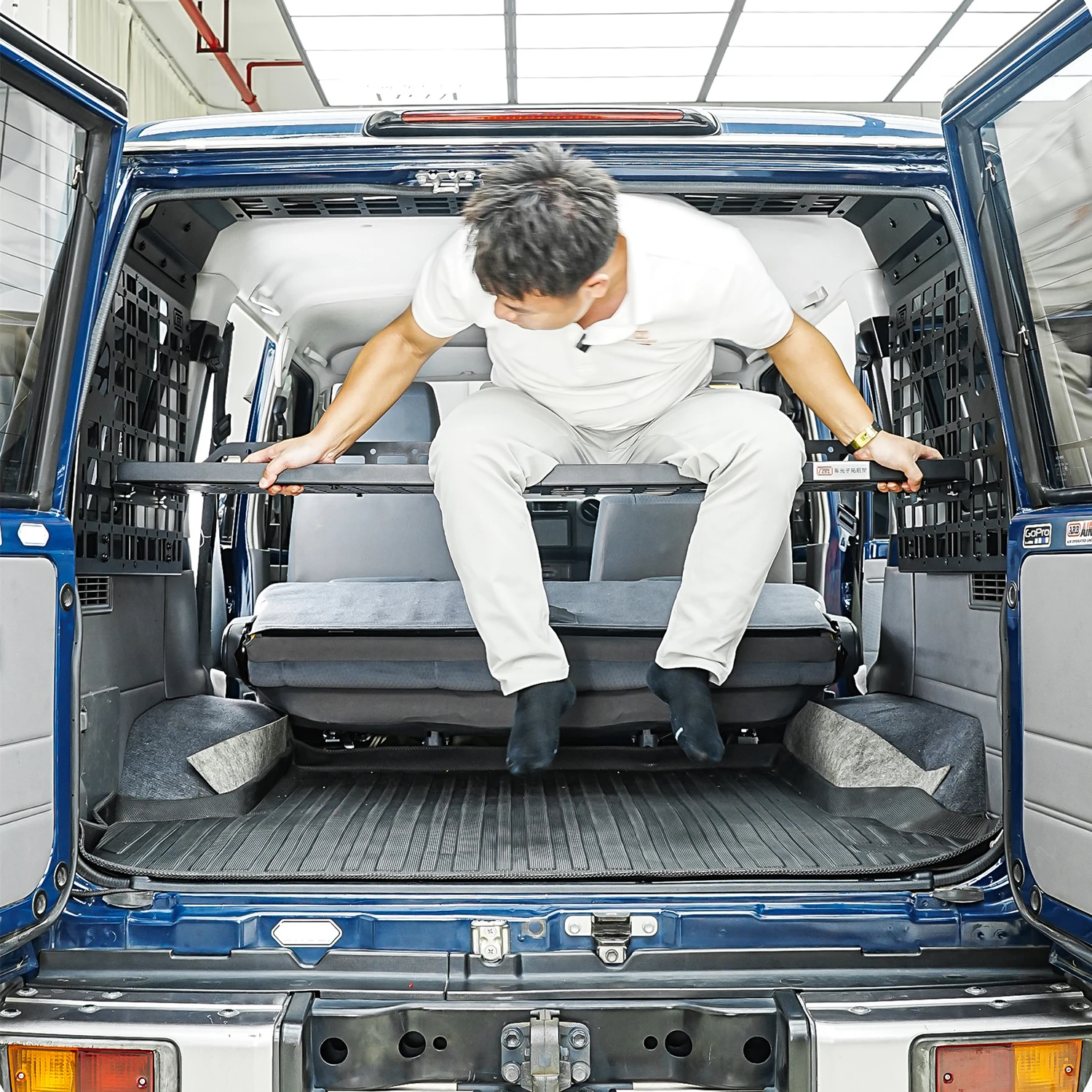 Фото Для Toyota Land Cruiser 76 LC76 2025 Molle панель задний багажник для хранения модульная боковая панель центральная полка на крышу комплект органайзера для груза №4
