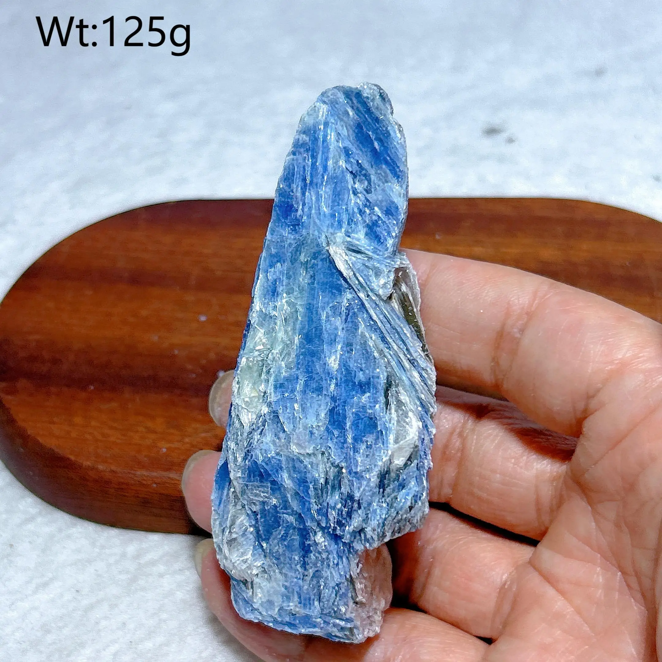 Натуральный кристалл Кианит Турмалин