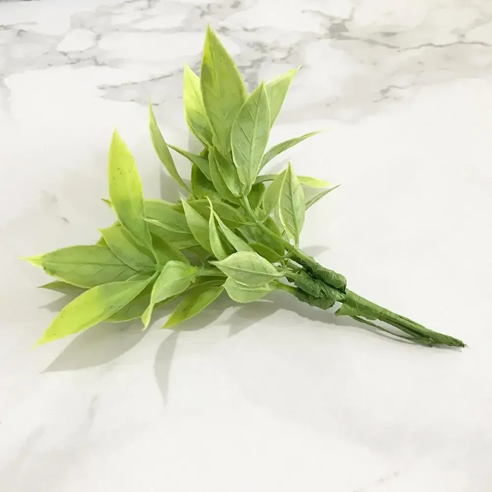 

Смешанные зеленые искусственные цветы для декора