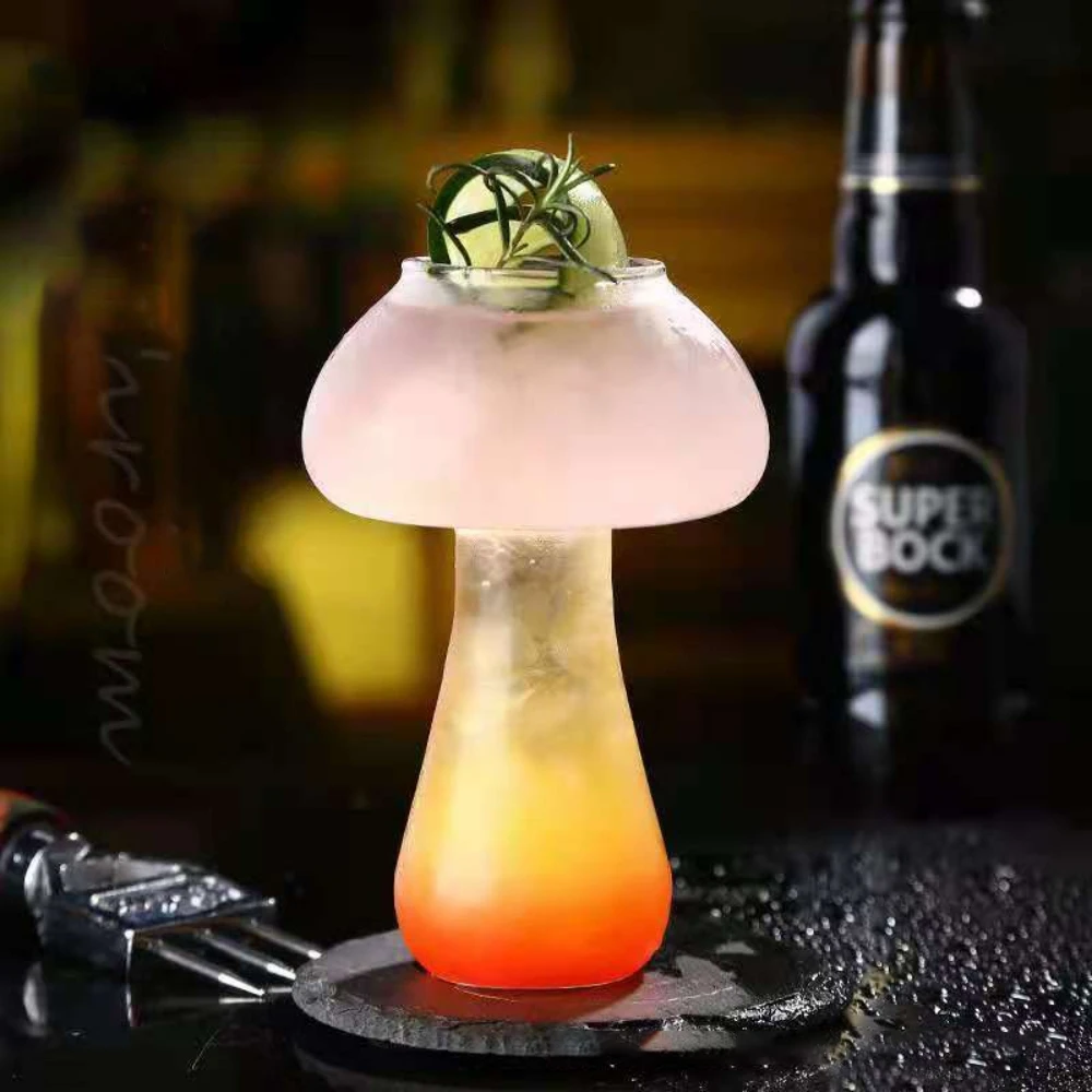 

Glass Cup Mushroom Shaped Cup Shot Beer Glasses Cocktail Glass Novelty Drink Cup for Bar Restaurant Glass Drinkware 250ml