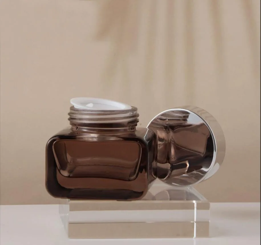 Банка из коричневого стекла для ухода за кожей 30 г