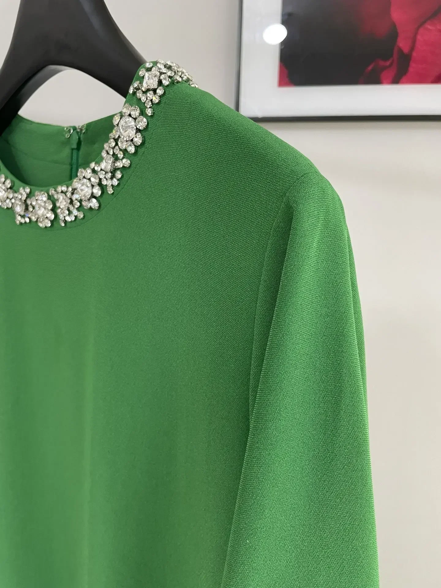 Женское платье средней длины с пышными рукавами цвет в ассортименте