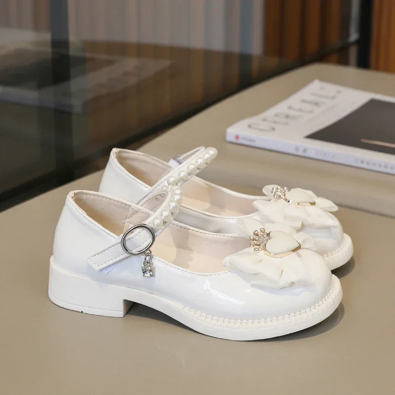 Туфли детские кожаные с бантом элегантные жемчугом для принцессы модная