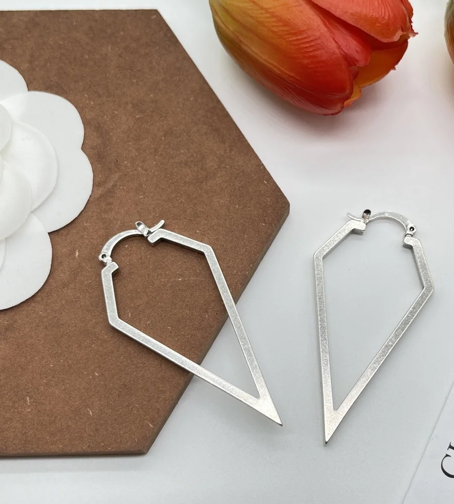 

European and American Fashion Trends Exaggerate Irregular Large Earrings