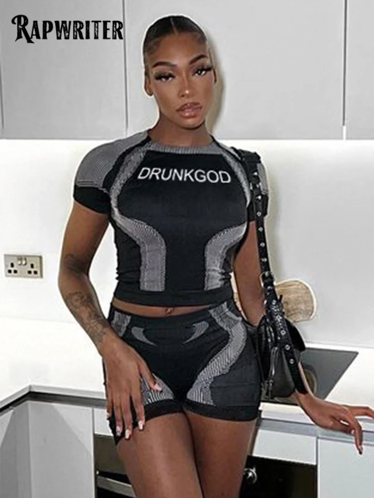 

Комплект из шорт и топа в байкерском стиле, с надписью