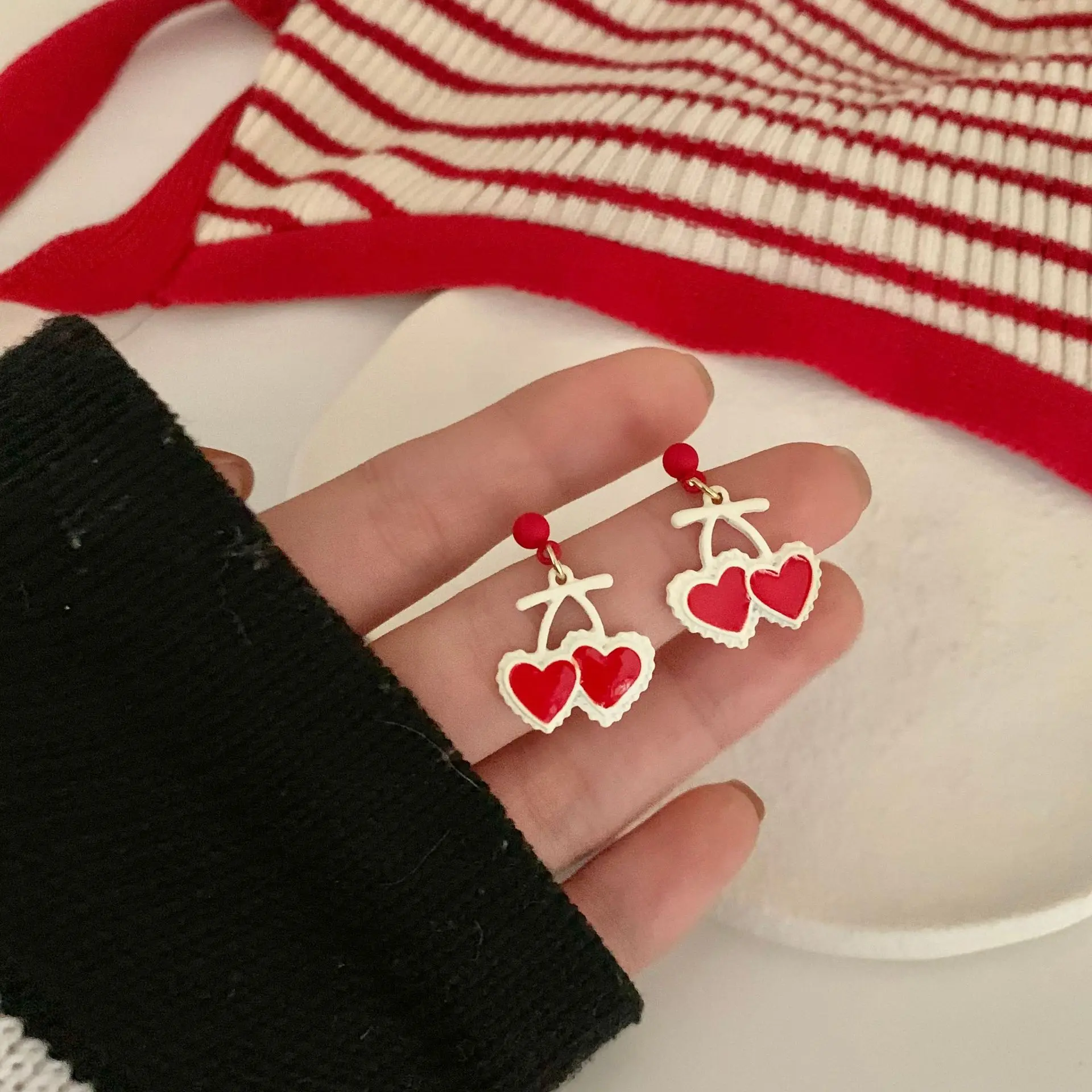 

S925 SilverNeedle Han Fan sweet temperament cherry love earrings ins personality fashion design earrings elegant earrings