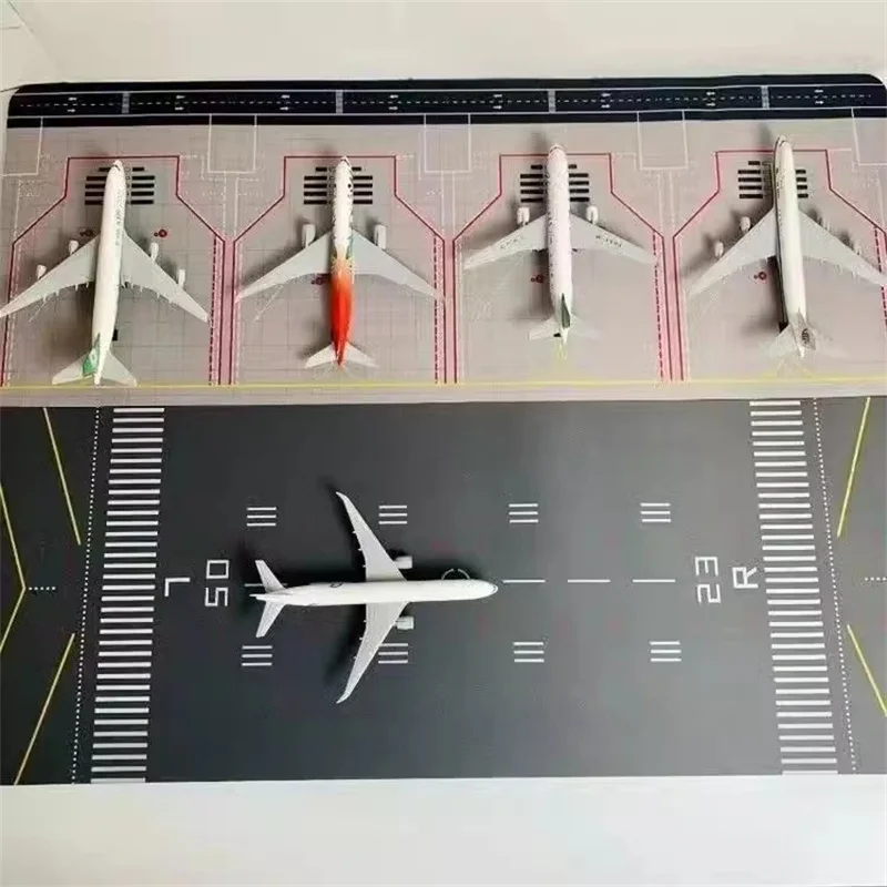 Фото Коврик для взлетно-посадочной полосы в аэропорту 1:400 для B787/AirbusA350, авиационный самолет, воздушные пути, положение парковки на фартуке, коврик для мыши, сцена в аэропорту №1